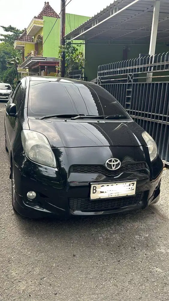 Toyota Yaris S Limited A/T 2012 – Black