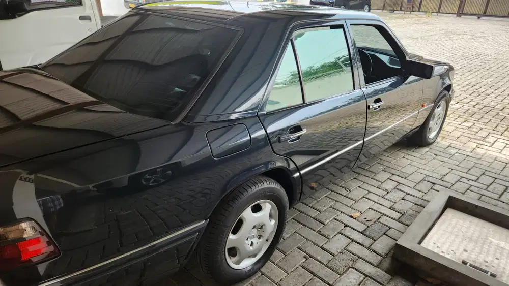 Mercedes-Benz E320 1995 Masterpiece