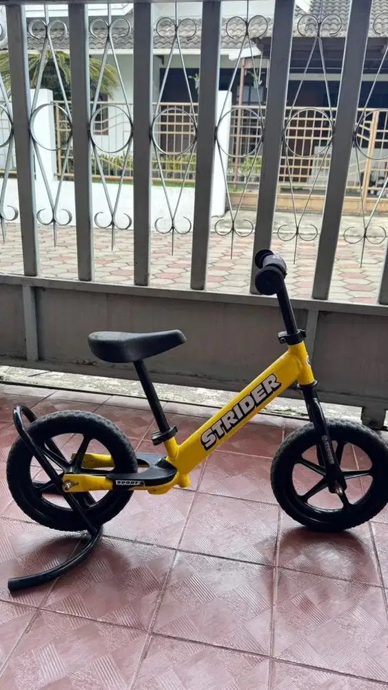 Sepeda Balance Bike Strider 12 Sport