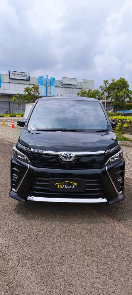 Toyota Voxy 2.0 Black On Black 2020 / 2021 Tgn 1 PJk Pjg