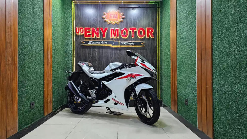 UD ENY MOTOR- SUZUKI GSX R TAHUN 2017 WHITEE