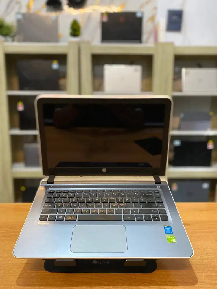 HP PAVILION 14INC HD CORE I5-5200U RAM 8GB NVIDIA 2GB HDD 1TB MULUS OK