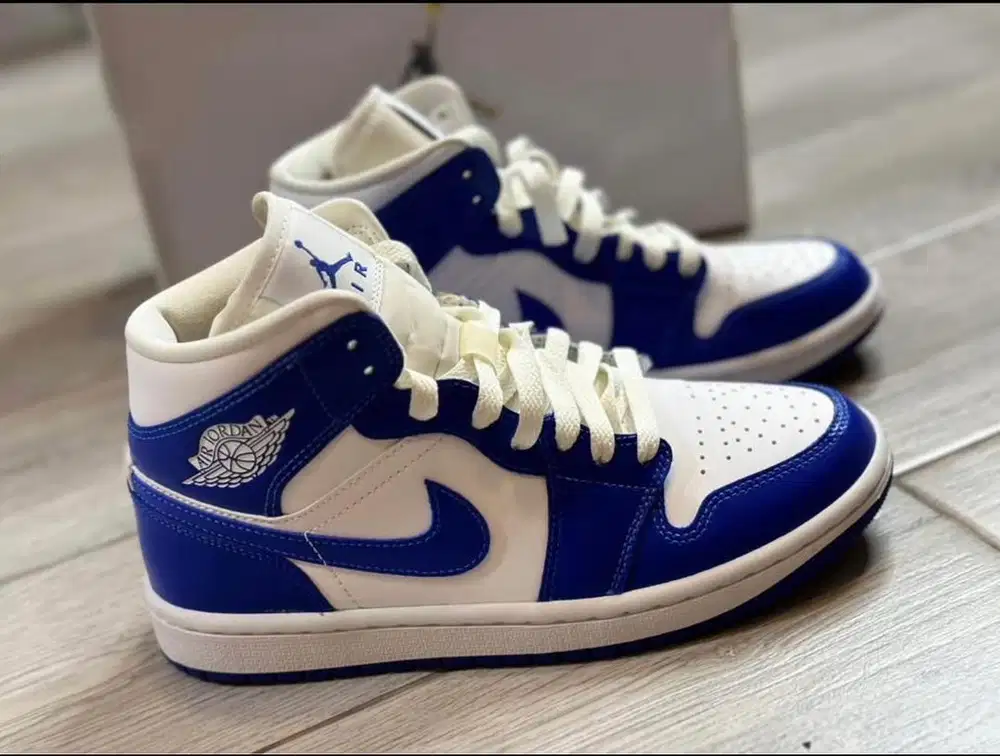 Jual Wmns Air Jordan 1 Mid