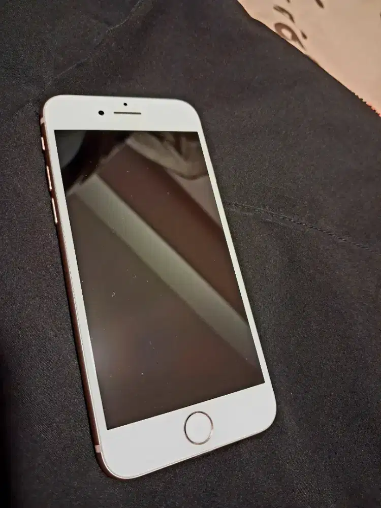 HANDPHONE Iphone 8 Gold Mulus