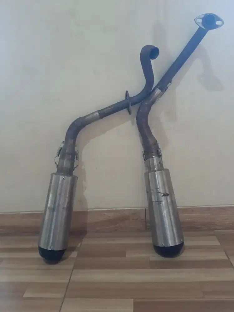 Jual 2 knalpot vario, bonus 2 sepeda pancal