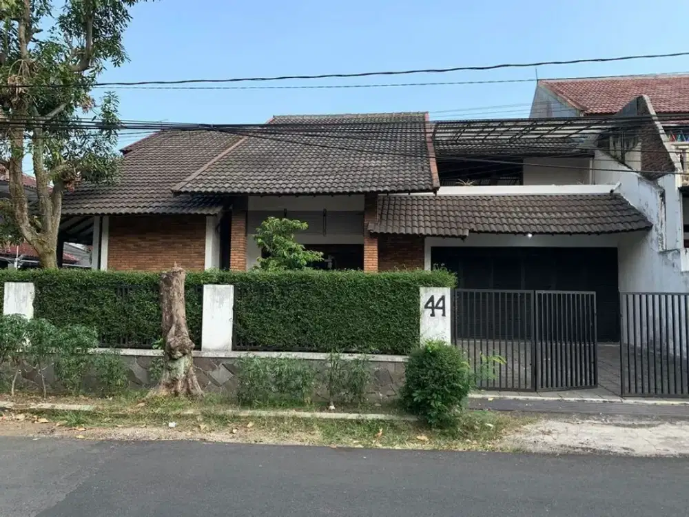 murahh rumah luas siap huni lokasi strategis di antapani