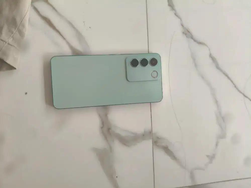 Saya mau jual hp Vivo v27e