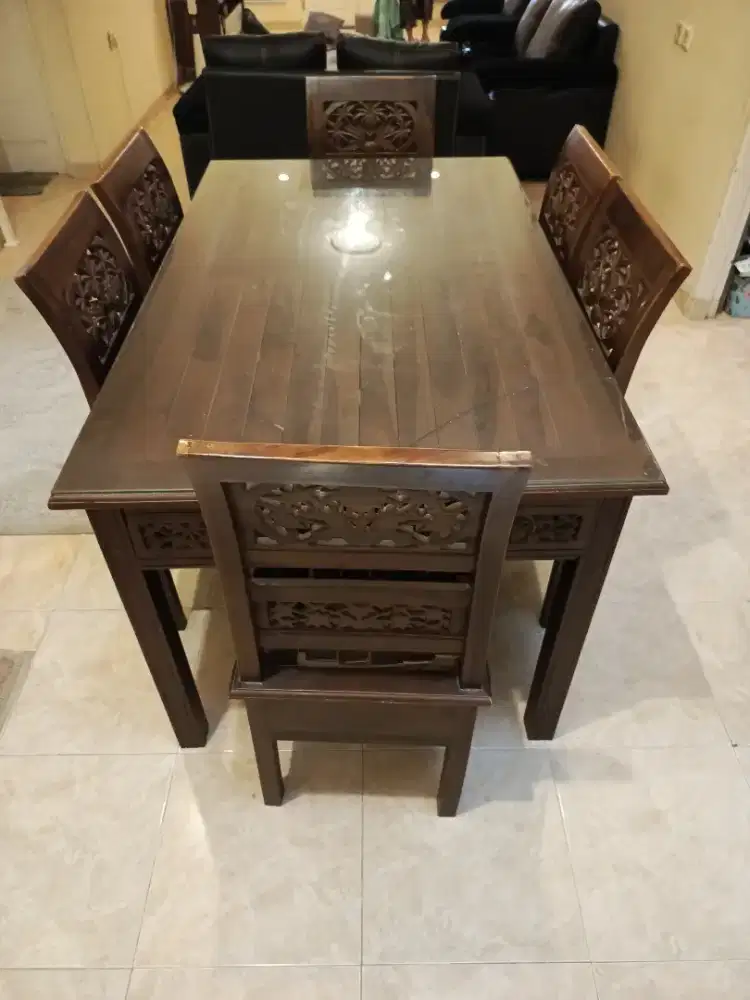 Meja Makan Keluarga 6 Kursi – Kondisi Bagus