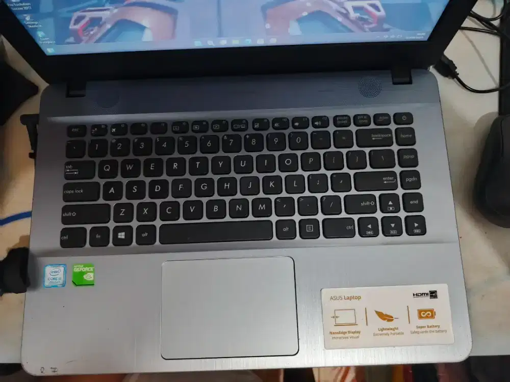 Asus 14 inchi.. Core i3 Dual VGA + SSD512 +ram 8Gb