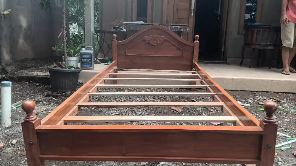 Di jual tempat tidur kayu jati