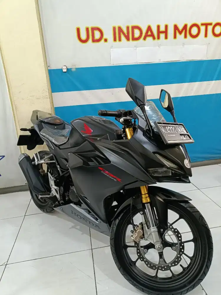Gass pantau HONDA CBR 150R TAHUN 2021 bisa kredit km 1000 istimewa