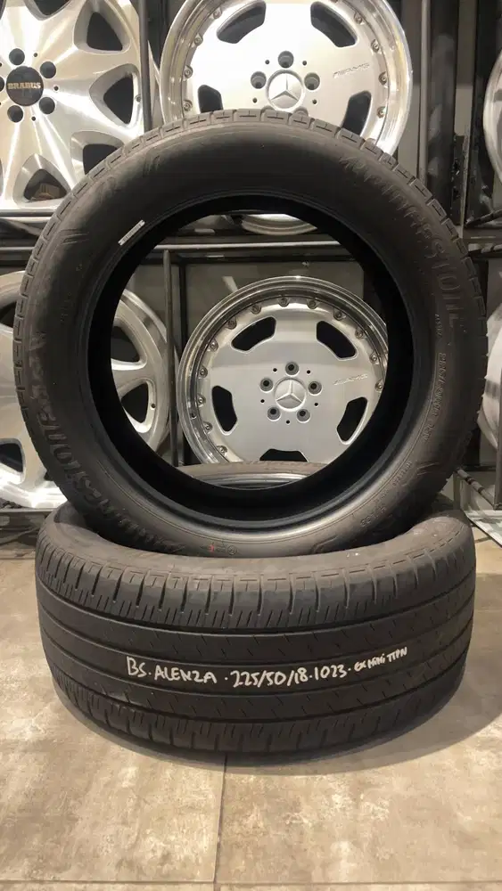 2 Ban Bridgestone Alenza 225/50/18 Tahun 2023