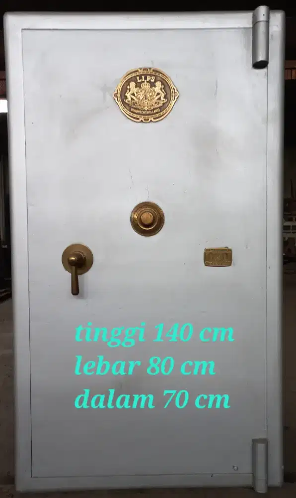 Brankas Antik Kuno merk LIPS made in HOLLAND.