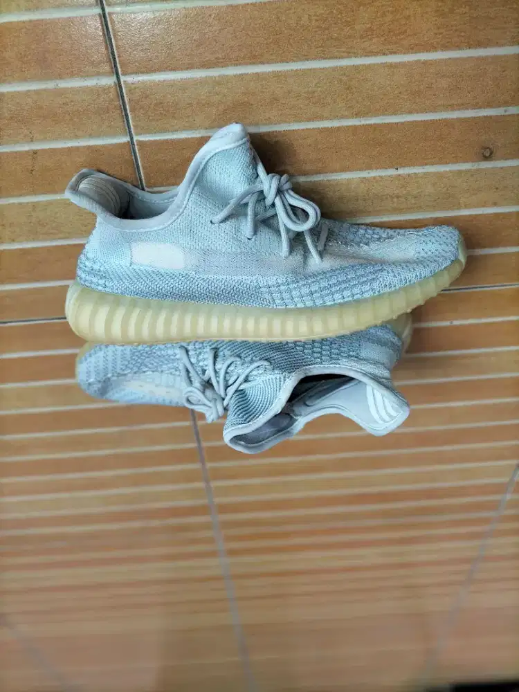 Adidas yeezy 350v2 size 44
