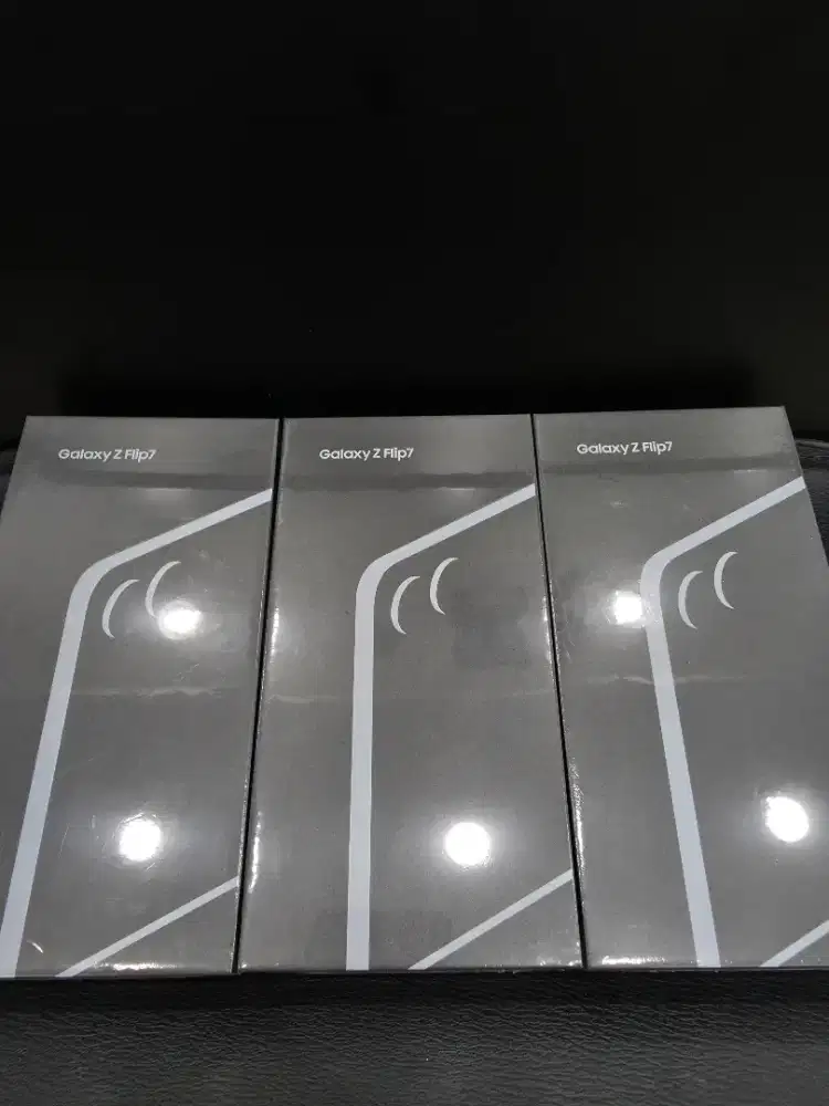 Samsung Z Flip 7 NEW SEIN