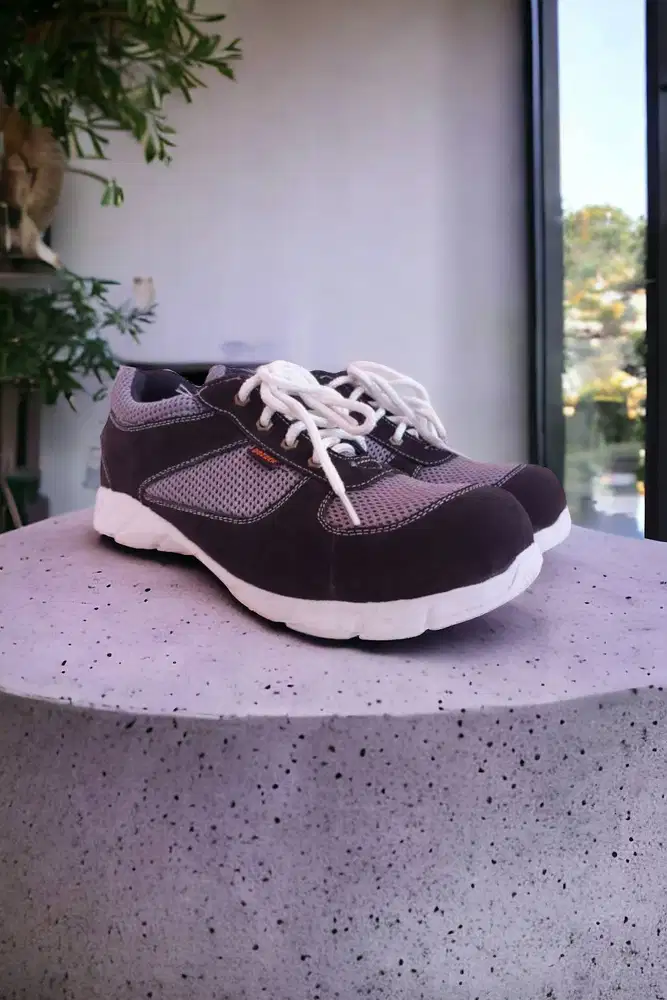 Mudah Sepatu safety S1P Jember