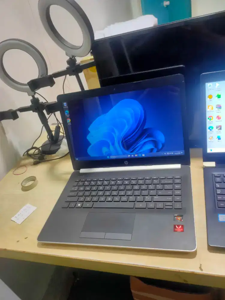 Laptop hp Ryzen 3 RAM 8GB normal