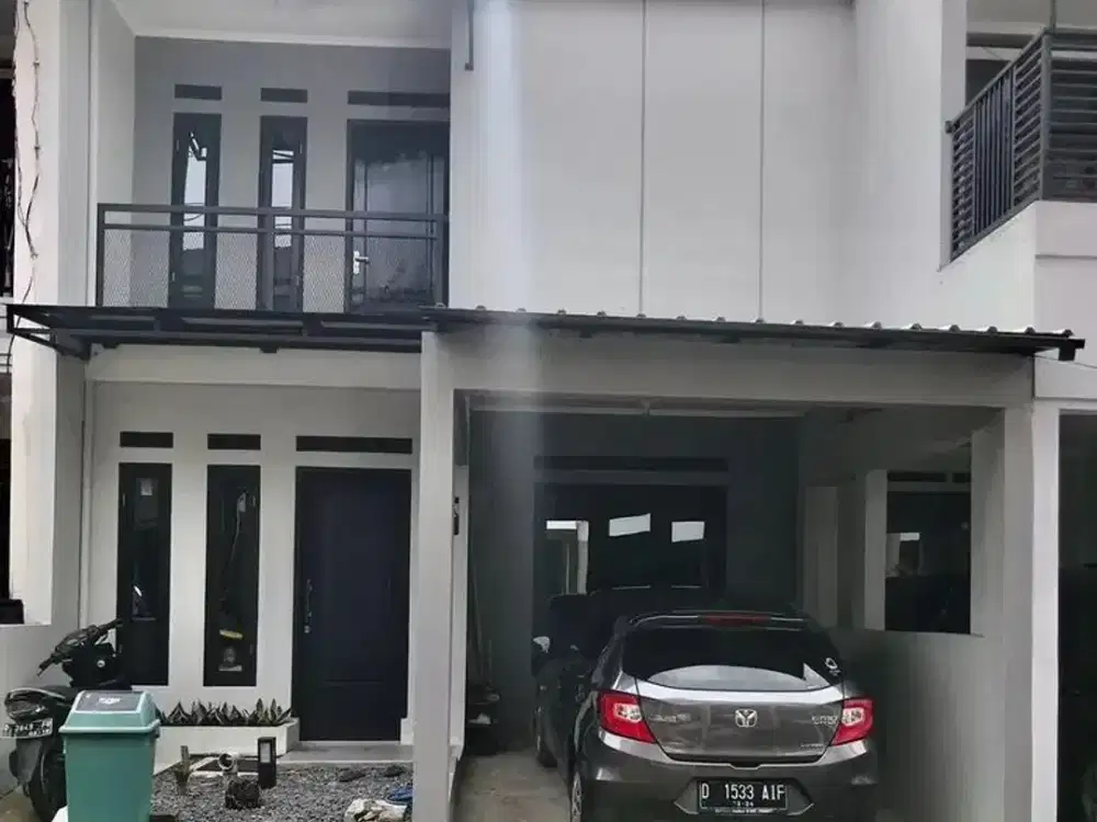 rumah minimalis 2 lantai siap huni lokasi strategis dalam komplek antapani