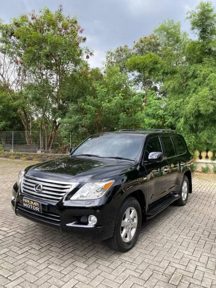 Lexus LX570 2008 black interior luxury grey