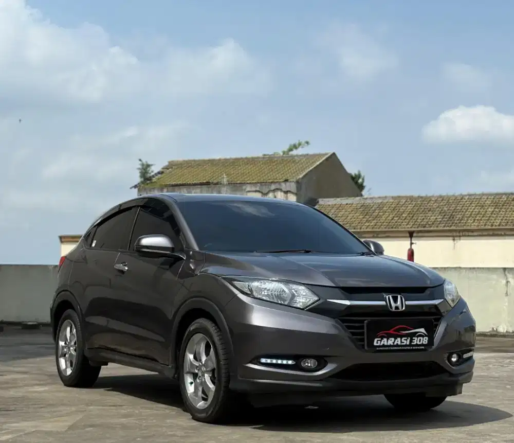Honda HR-V 1.5 E CVT AT Tahun 2018 Warna Abu Abu Metalik KM 88rb