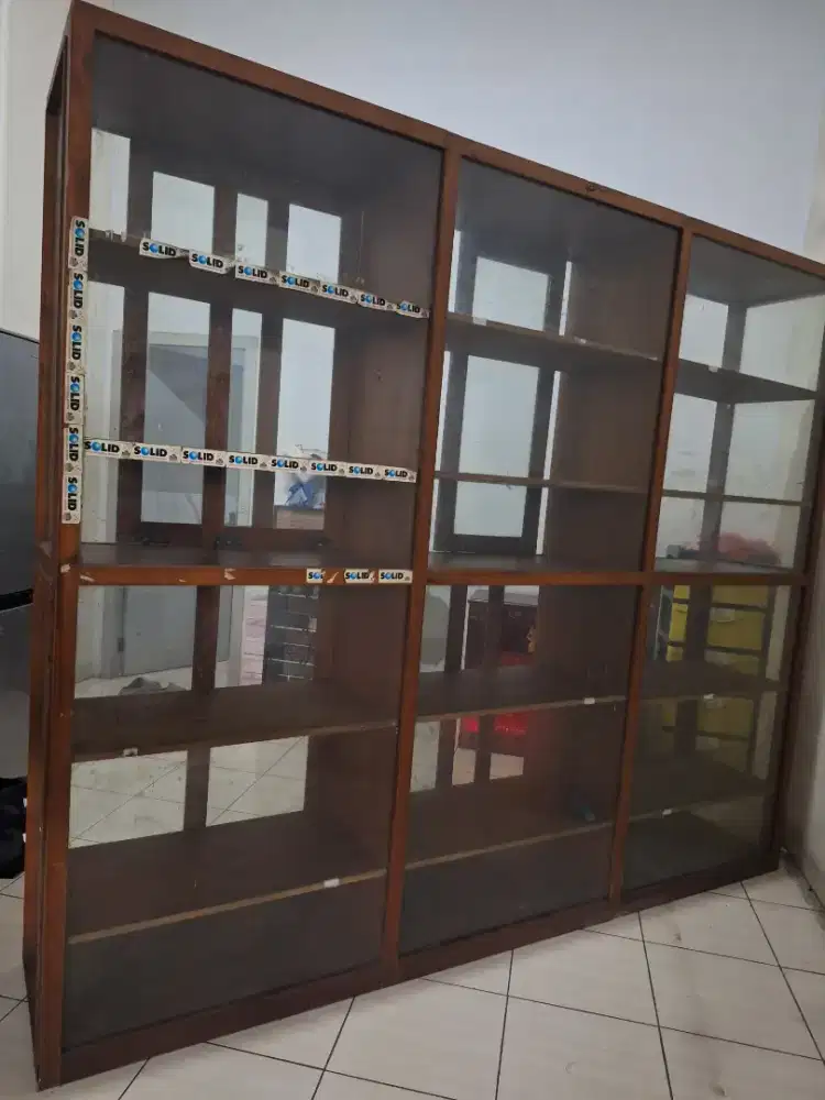 Lemari pajangan 275 cm x 225 cm x 45 cm