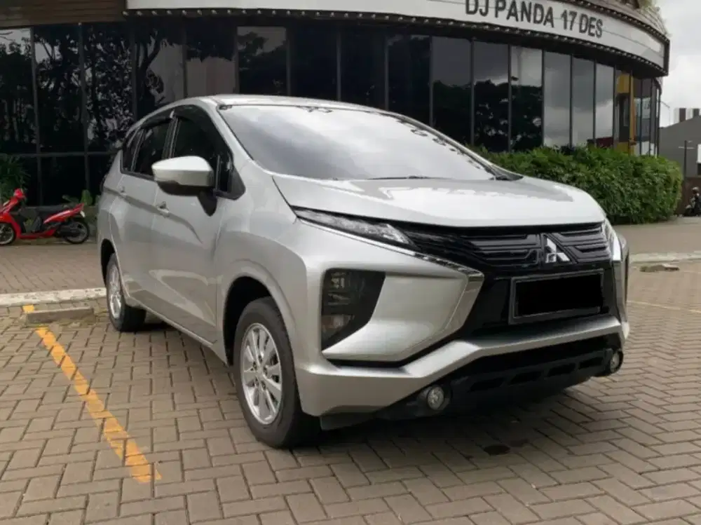 LOW KM!! MITSUBISHI XPANDER 1.5 GLS AT MATIC 2021 SILVER