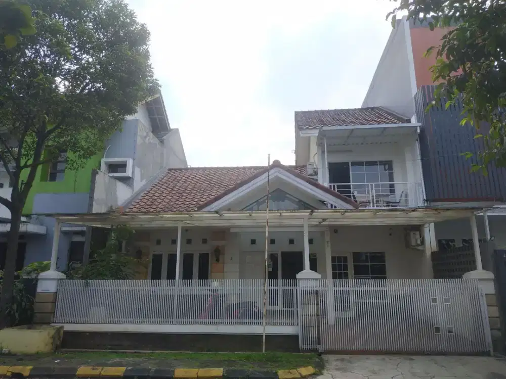 rumah minimalis siap huni loaksi strategis di komplek batununggal