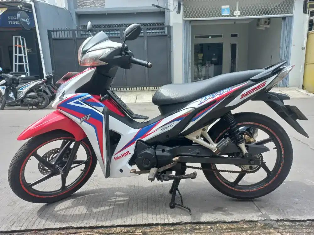 Di jual blade new, tahun 2013 surat2 komplit