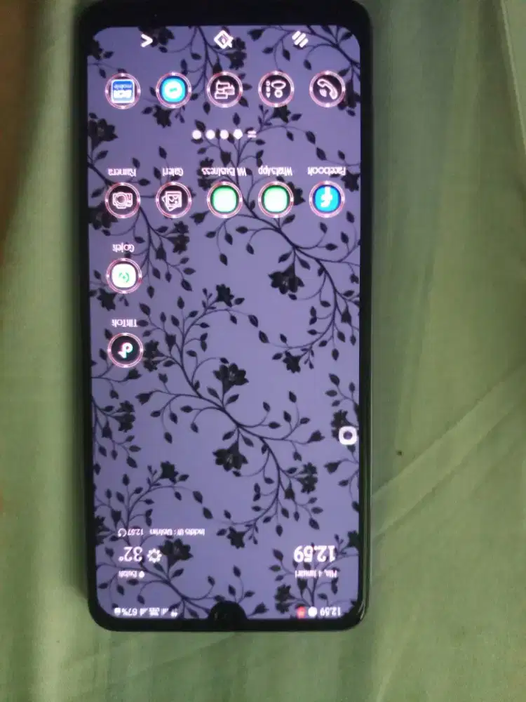 Di jual hp samsung orian batangan kondisi normal ram 6/128