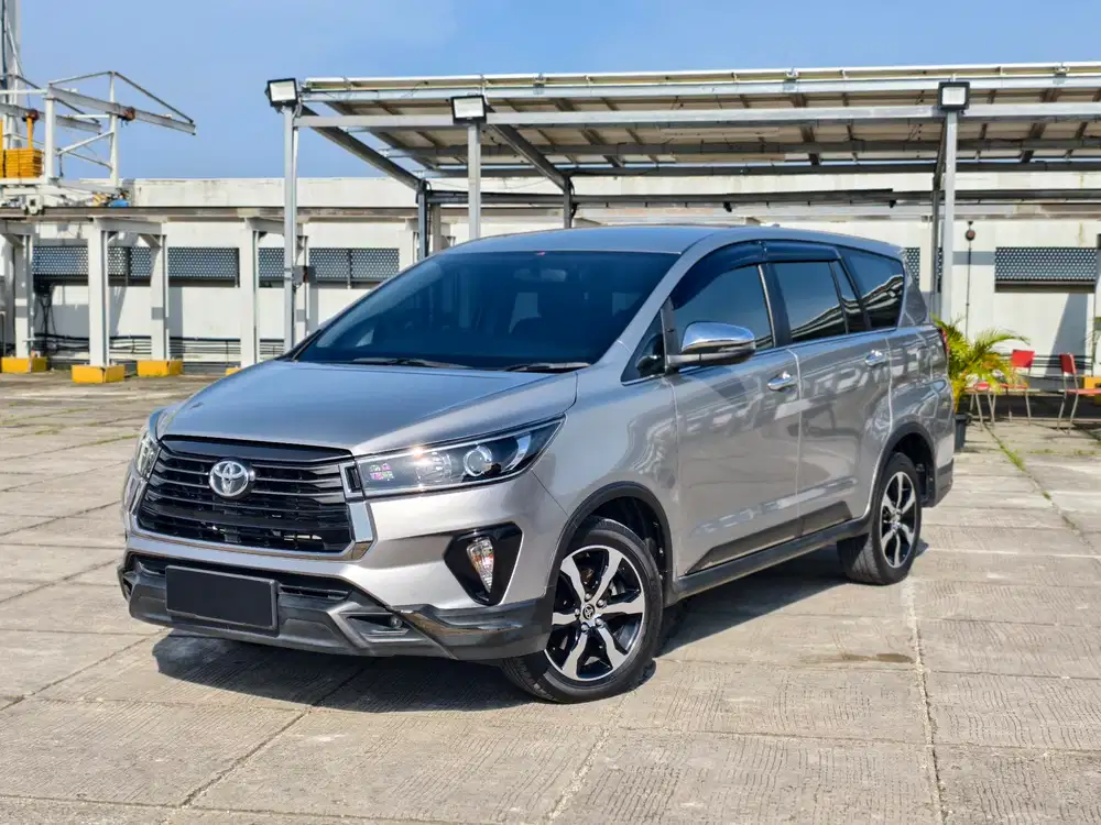 [30RB] KIJANG INNOVA VENTURER 2.4 AT DIESEL 2022 SILVER GANJIL