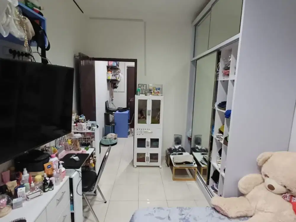 Vco - Dijual Cepat Rumah 2 Lantai Di Jalan keutamaan Dalam Gang L1