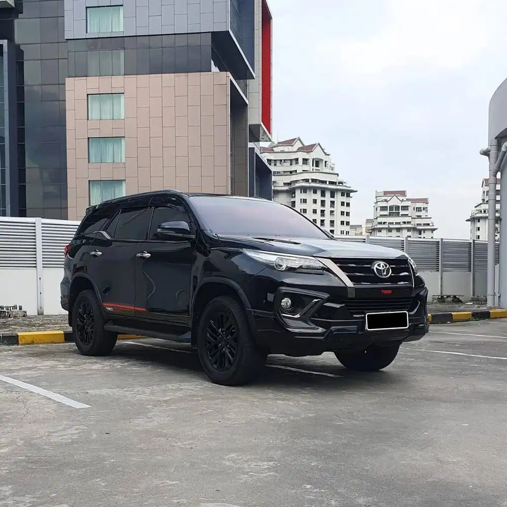 (TDP 30JT) LOW KM 77 RB ! FORTUNER VRZ TRD KICK SENSOR 2019 HITAM !