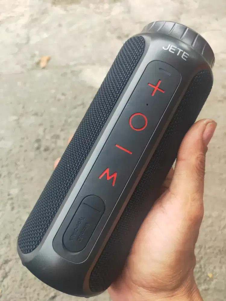 nego sampe jadi. Speaker Bluetooth Wireless JETE S7. Kondisi 99%.