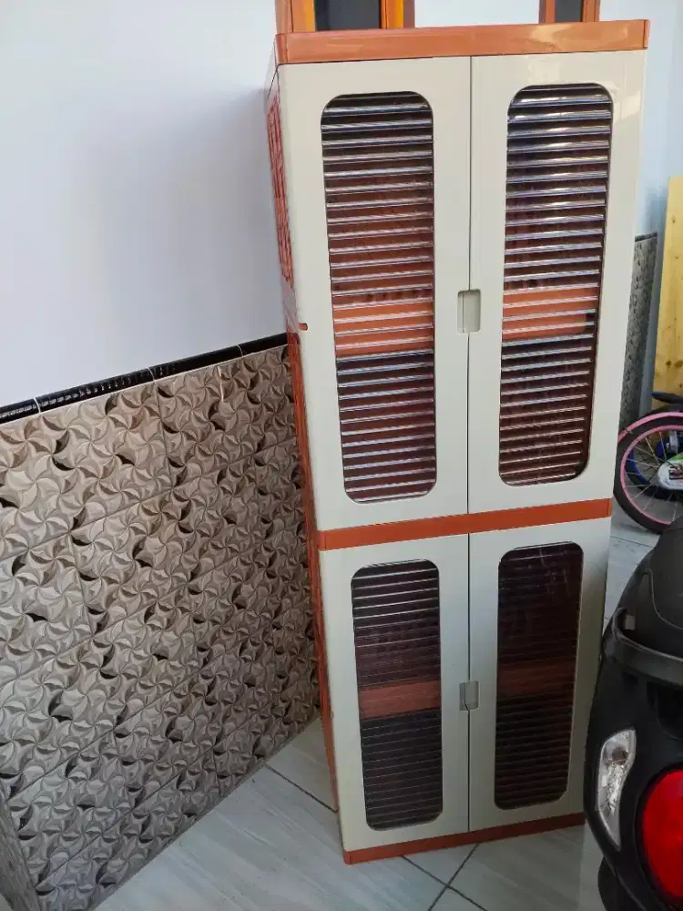 lemari rak piring baru 2 bulan