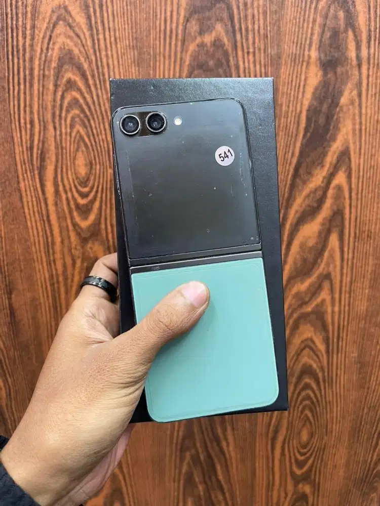 Samsung z flip 5 256Gb sein