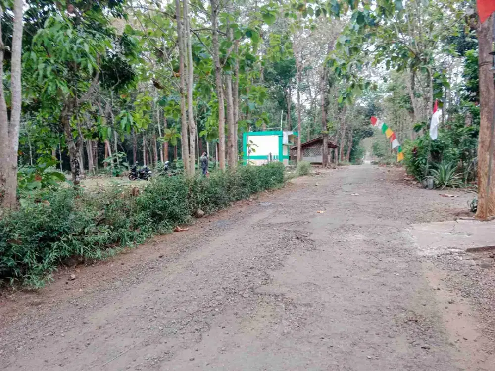 Tanah  murah 1.440m² hook (2 muka) , muka utama 35m Akses jalan 5m, 5 menit selatan pasar Mento wonoharjo wonogiri