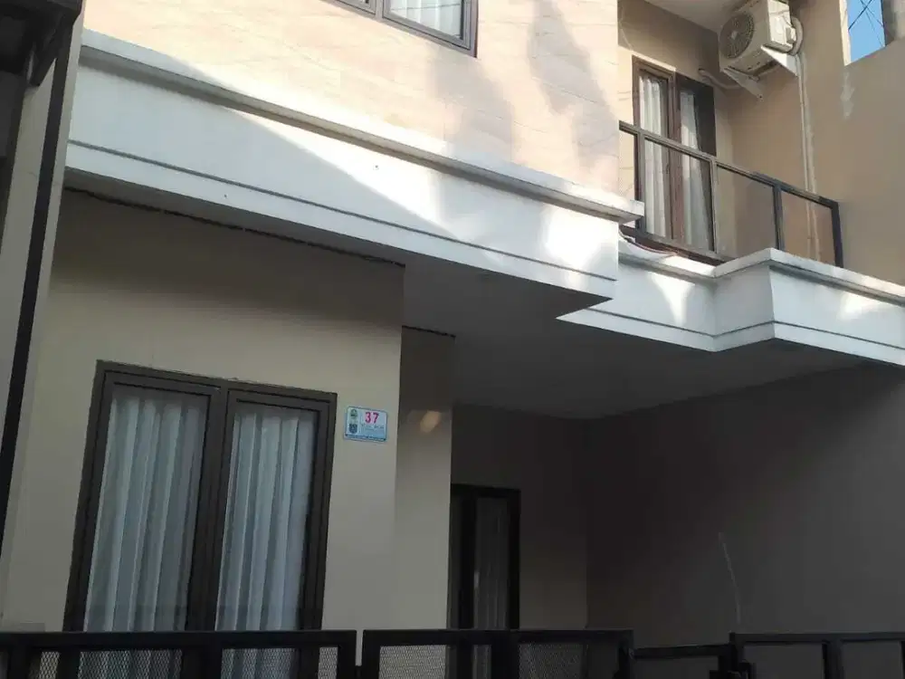 Jual Rumah tingkat di Krukut jl rawakalong depok