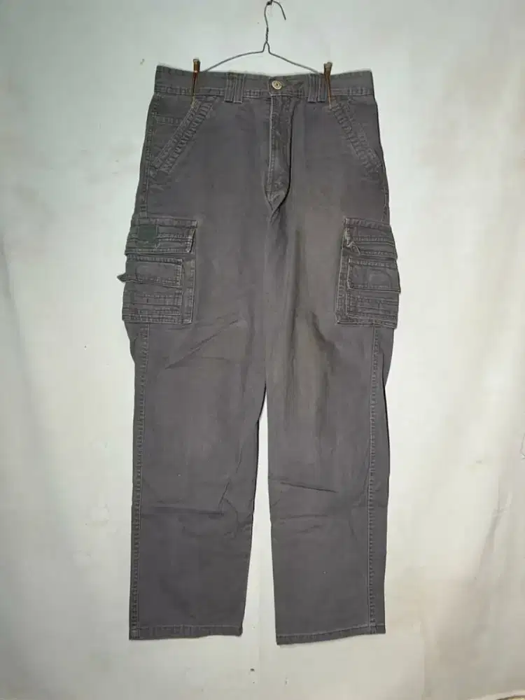 Celana kargo pria
