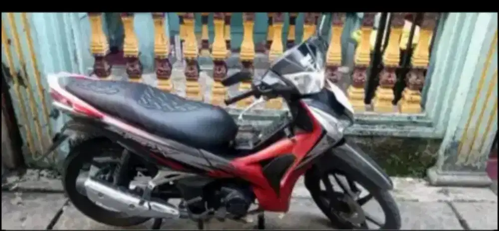 Dijual supra x 125 helm in fi tahun 2011