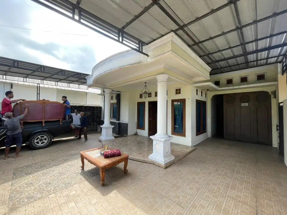 Rumah Luas 220/307m2, Garasi 4 mobil - Watubelah, Sumber