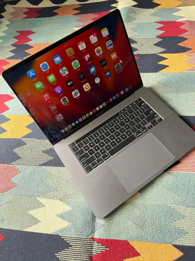 MacBook Pro Core i9 (32/512Gb)