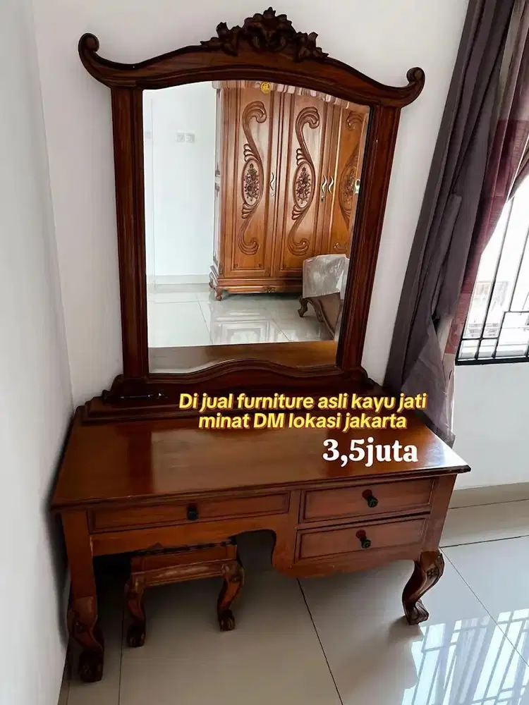 Meja rias asli kayu jati + kursi masih sangat bagus dan terawat