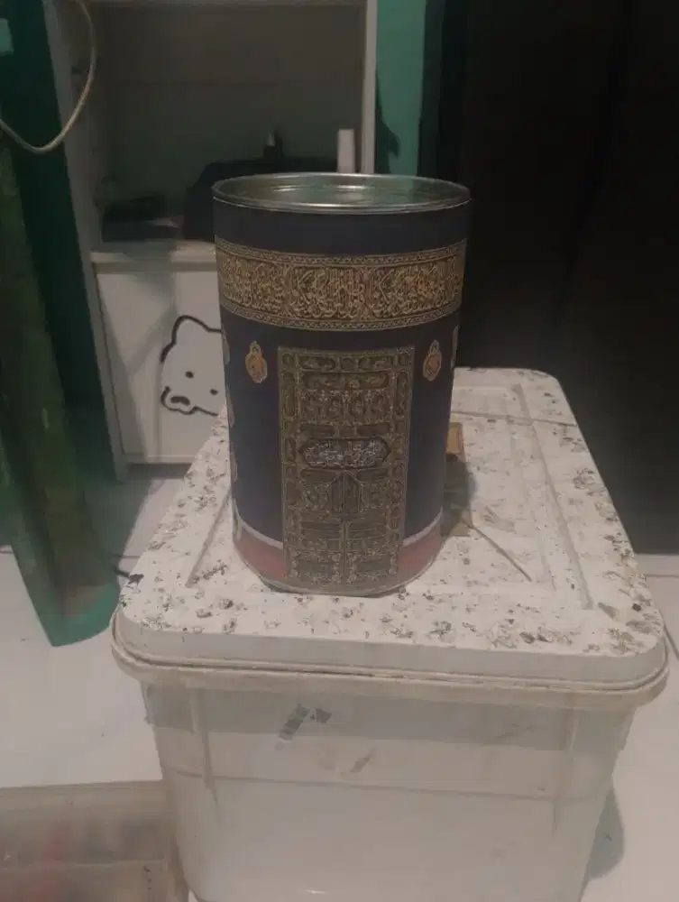 Celengan kaleng Ka'bah