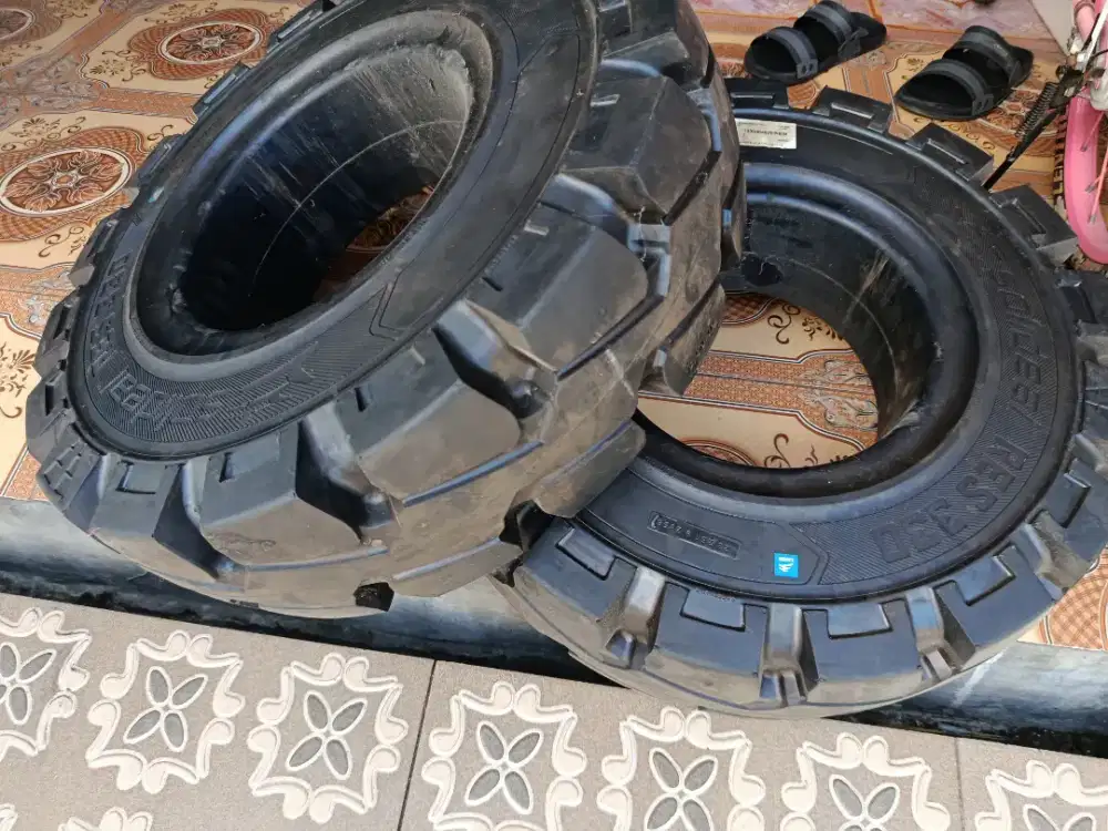 Ban solid forklift 650-10