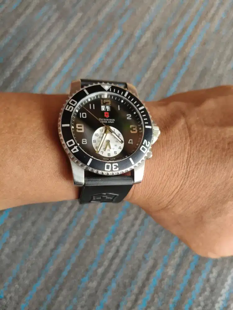 TERJUAL Victorinox swiss army maverick II dual time  rare in Indonesia