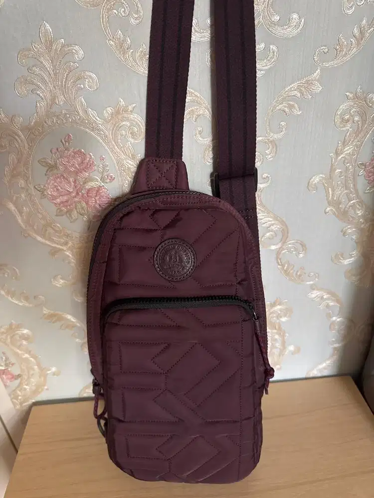 Tas slempang merek fosil