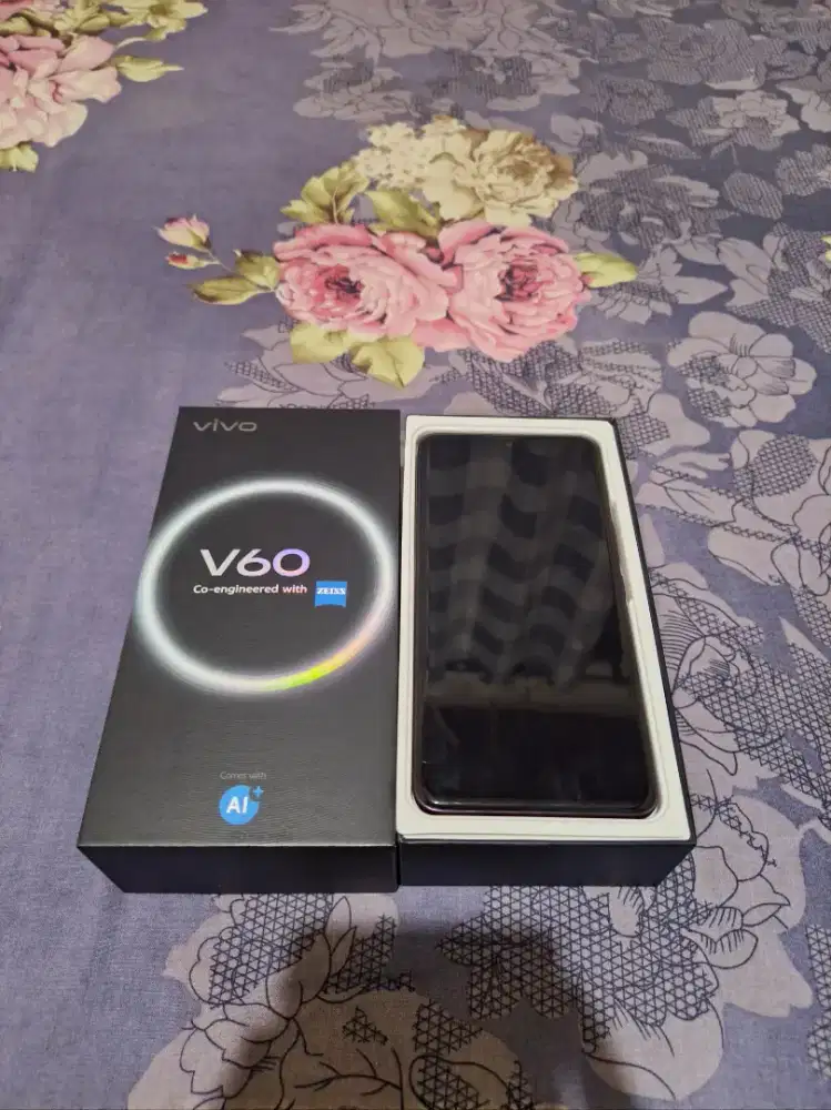 Vivo v60 12/512