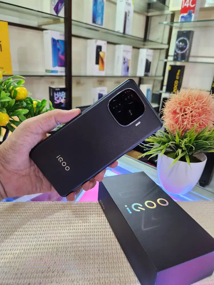 IQOO Z9 5G Ram 8+8Gb/ 256Gb Fullset Mulus Ori 100% Like New Bergaransi