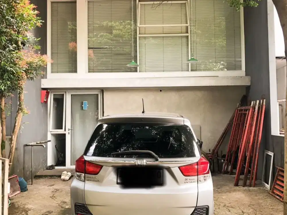 Dijual rumah Semi Industrial siap huni lokasi strategis Di Cikutra