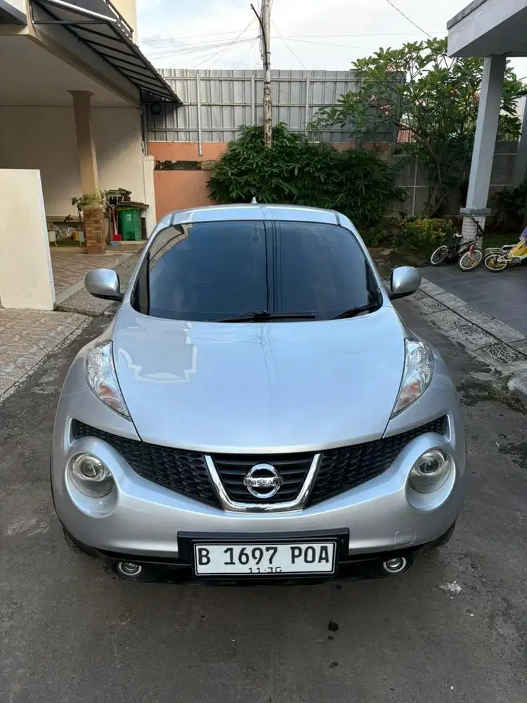 Termurah Low km Nissan Juke 1.5 AT mulus 2011 silver